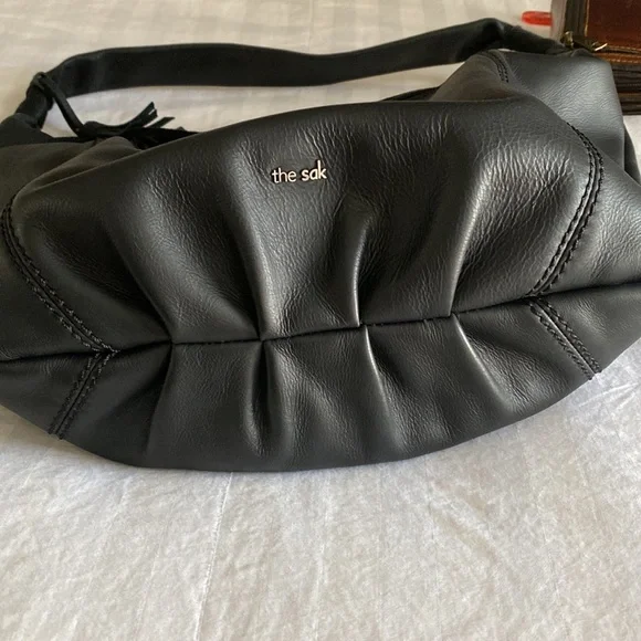 Beautiful SAK purse! In excellent used condition. - Picture 7 of 14